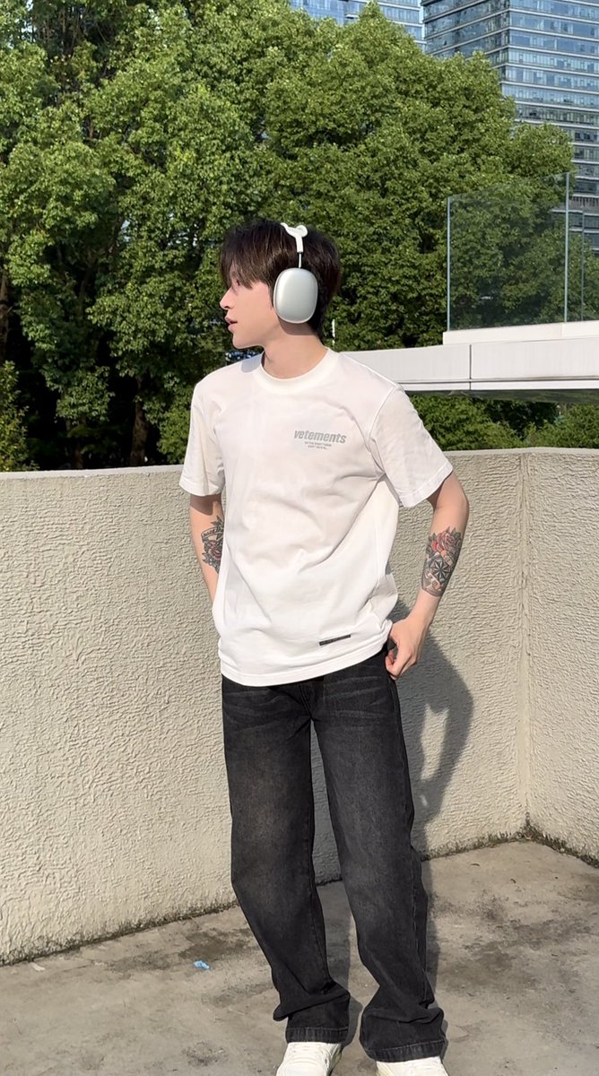 CasperLEe tweet media