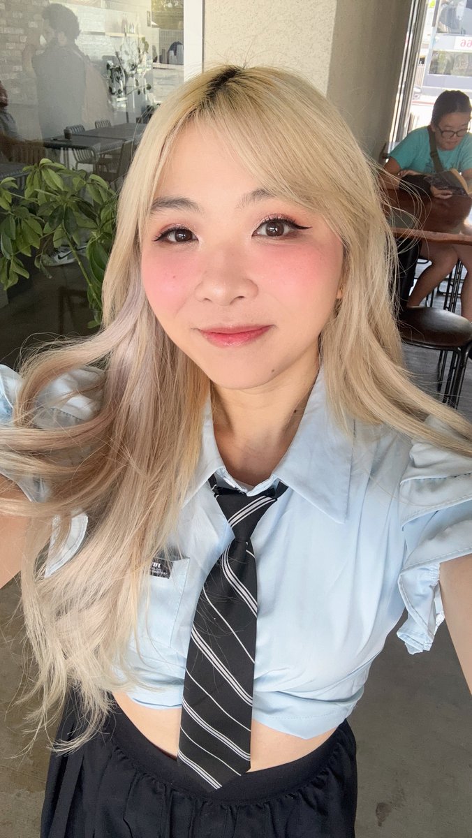 yvonnie's tweet photo. first real shift 🫡 wish me luck 

I’m already late 😭

🍵 https://t.co/D1dndKJ31R https://t.co/oZ6Xdw854G