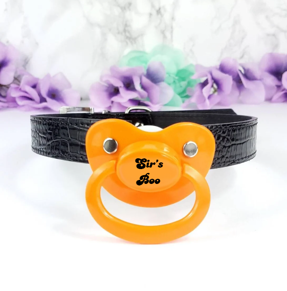 VixensHD's tweet photo. Never too early for halloween!! Come check out our new Sir's Boo pacifier gag :)

#bdsm #abdl #adultpacifiergag #gag #submissive #halloween #sir #ddlg https://t.co/POv6WdlnuO