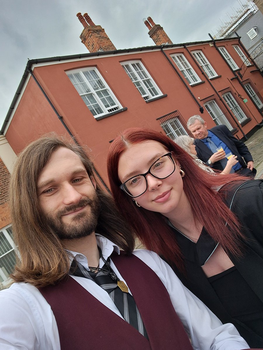 Edmund Hurst tweet media