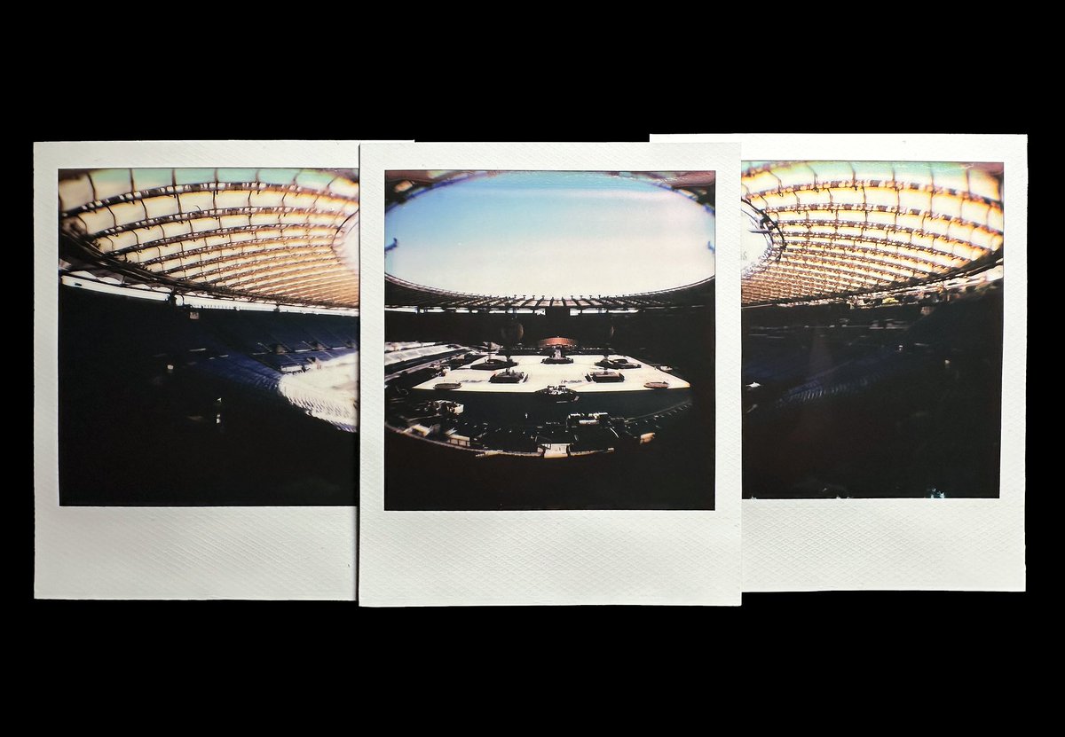 coldplay's tweet photo. #ColdplayRome https://t.co/8dP03xSfjj