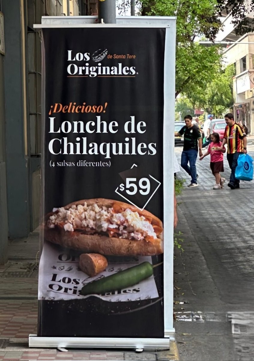 medidorderuidos's tweet photo. La chilanguización de Guadalajara, pero bien adaptada a su dialecto local.

📸: @ExaArq https://t.co/hJyHmhsOlw
