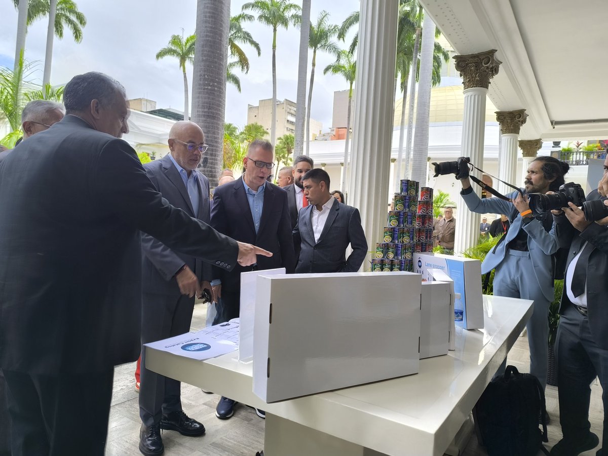 #EnFoto || Junta Directiva de la AN, encabezada por su presidente, diputado Jorge Rodríguez realizan recorrido por Exhibición de Empresarios.