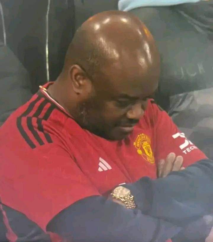 Ruus1993's tweet photo. Rosenborg 1-0 Man U
Season neva start, Manu don de collect wetin no good https://t.co/1eXuNKEGZ5