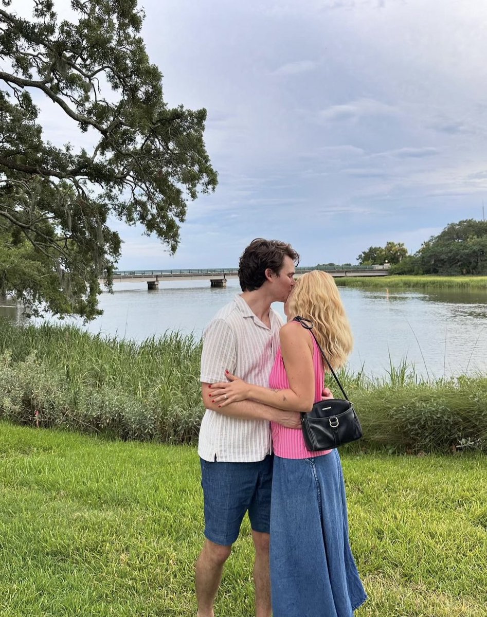 HQashemusic's tweet photo. SHE IS ENGAGED!!!!! Congrats @ashemusic ! We wish you two the very best. 💍💗🫶🏻 https://t.co/p6KUAc7HWk