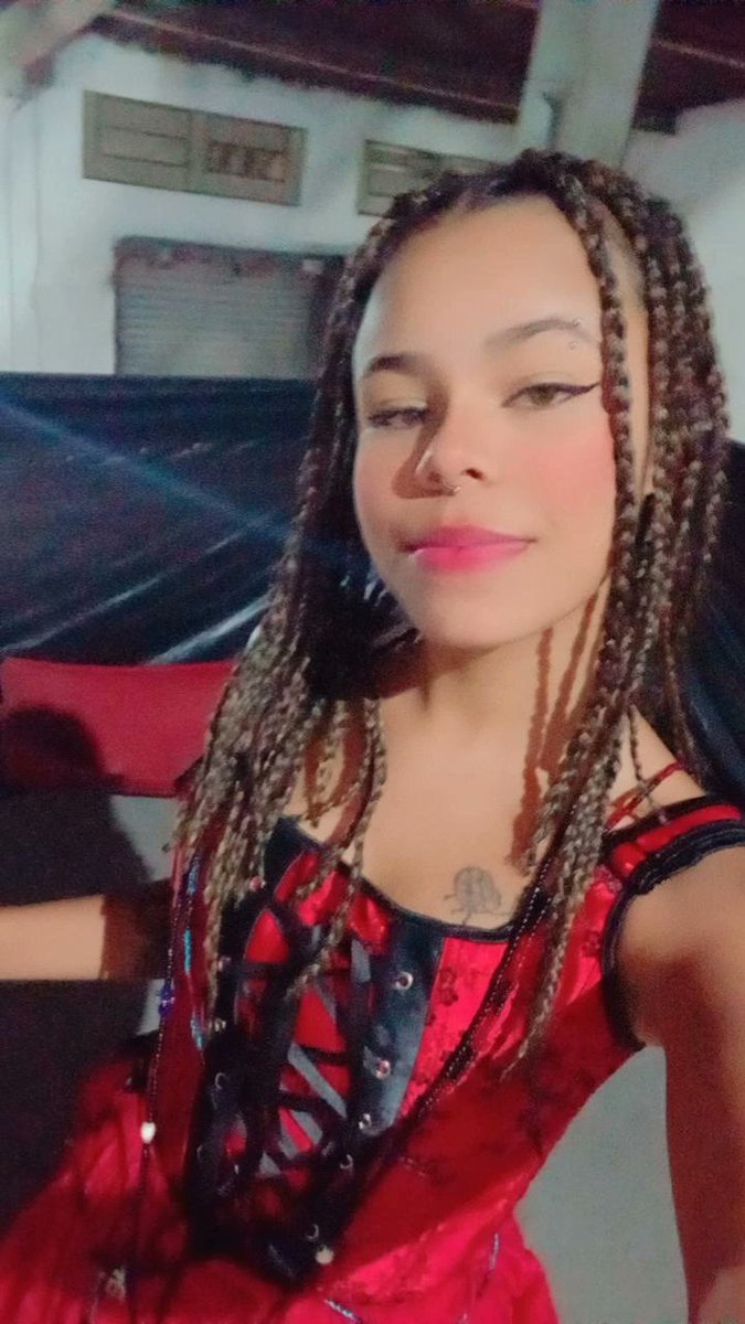 r_B0rb4's tweet photo. 💀🌹 https://t.co/9LgfVB2FdX