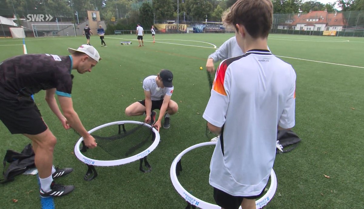 premier_spike's tweet image. Check out the buzz on one of Germany&apos;s top kids&apos; TV shows! 🎉 Luisa and Janne are making waves with Roundnet on the Tigerenten Club! 🌟🏐 Watch their training here: i.mtr.cool/lgkznfetyd

#roundnet #roundnetcommunity #roundnetgermany #premierspike