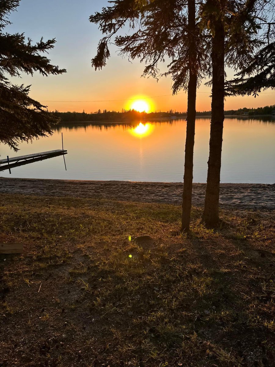 Prairieboy2's tweet image. Beautiful morning at the cabin.