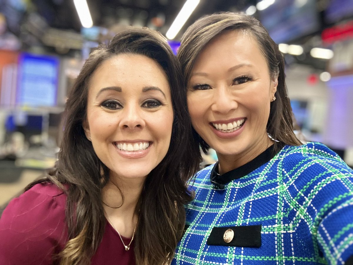 susantran's tweet photo. #3ThingsIDidntKnow about #DCNewsNow morning anchor @tleew:
She was a volunteer tour guide at a tiger rescue, she set a HS basketball record for most 3pointers in a game, and she’s from a #GoldStar family - her #GreenBeret dad died in a training accident. https://t.co/eSoEKIuKxk