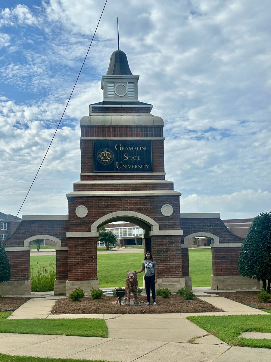 L_A_W20's tweet photo. I had a great time at the @gsutigers_vb Volleyball Camp! Had an opportunity to sharpen my skills and meet new players. Thanks Coach Phillips and Coach Shaw  for making this event so much fun! @GSU_TIGERS https://t.co/SKfOpKpiAK