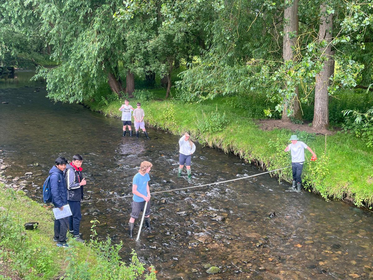 Day 1 for the first half of the year 10 cohort. At the River Bollin collecting depth, width and velocity data! What a lovely day for it!☀️