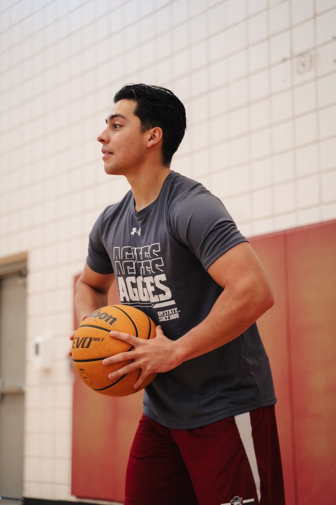 NM State MBB (@nmstatembb) on Twitter photo Help us congratulate and wish Happy Birthday to our new Graduate Assistant <a href="/xavj101/">Xavian Jimenez</a>! ๐
#AggieUp Help us congratulate and wish Happy Birthday to our new Graduate Assistant <a href="/xavj101/">Xavian Jimenez</a>! ๐
#AggieUp