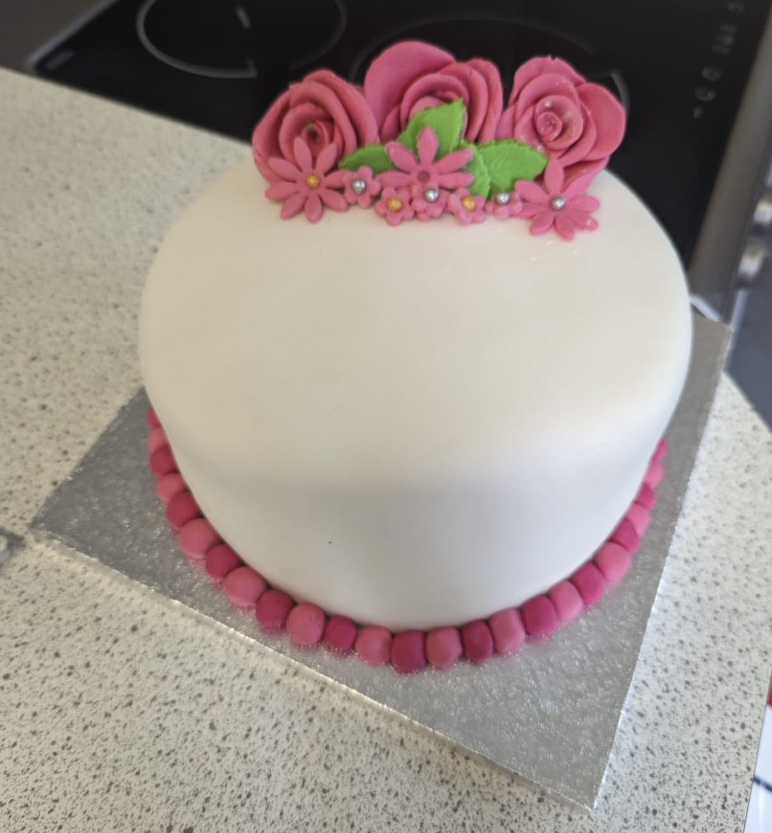 MrNorris369382's tweet photo. Enrichment week has well and truly begun, lots of fun had by pupils (and staff). Today was a bake off, we have many talented young cake makers &amp; decorators!
#RowansEnrichment
#MakingMemories
#HavingFun
#EveryInteractionIsAnIntervention
#PowerOfRelationships
#KindnessMatters https://t.co/kOWWzQxPhW