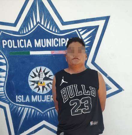 CeciSolisQR's tweet photo. Será el próximo sábado que se determine la situación jurídica y legal de los 3 elementos de la @GN_MEXICO_ señalados de violentar sexualmente a una menor de edad en #IslaMujeres en #PlayaMia solicitaron la ampliación del término. https://t.co/bU1ZLTKR8G