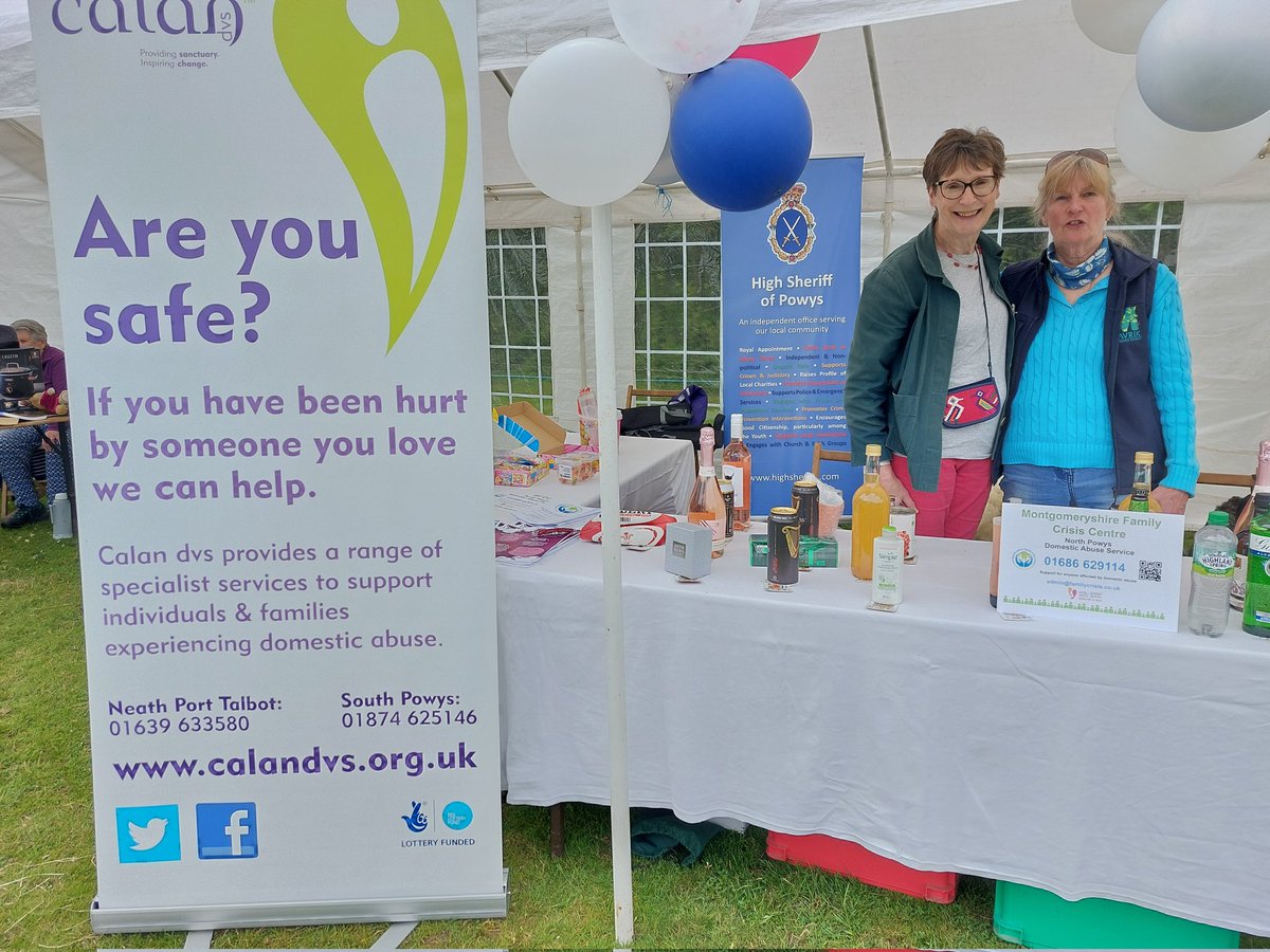 USPowysHS's tweet photo. So grateful to have had the opportunity at Saturday's #CwmduShow to publicise the valuable work of @CalanDVS and @MFCC_Charity - and raise some much-needed funds, too!
As ever, the show was a great event. It's fantastic to see the community come together! #Cwmdu https://t.co/OAQTeotIWu