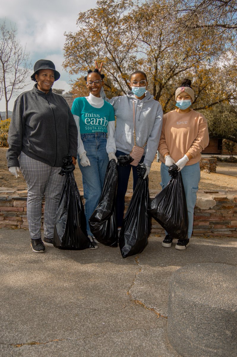 A clean-up day the <a href="/missearth_sa/">Miss Earth South Africa</a> way at Klipriviersberg Nature Reserve with my family and friend  🚮✨ 

Photograpy by <a href="/issachar_rsa/">OFENTSE ISSACHAR | Hip-Hop Artist 🇿🇦</a>

#wastestopswithme #communitycleanup #missearth #missearthsouthafrica2024