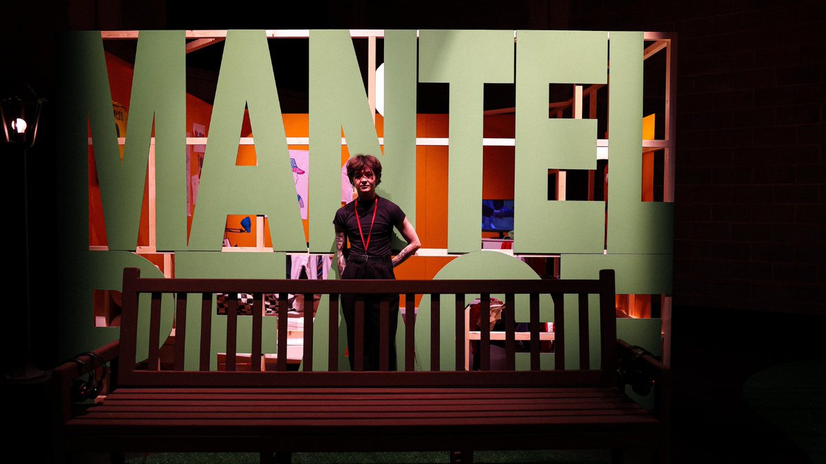 Young Vic tweet media