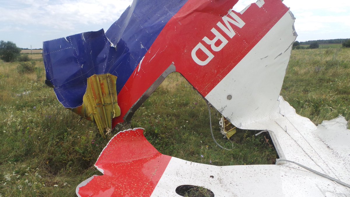 JeroenAkkermans's tweet photo. #MH17. Een terugblik van collega @BlackberryRTL tien jaar na dato. En nog steeds is het verhaal over het neerhalen van vlucht MH17 niet te harden. Rusland blijft tot op de dag van vandaag betrokkenheid ontkennen. https://t.co/wkf1qQf91w https://t.co/g6KwIuRDuM