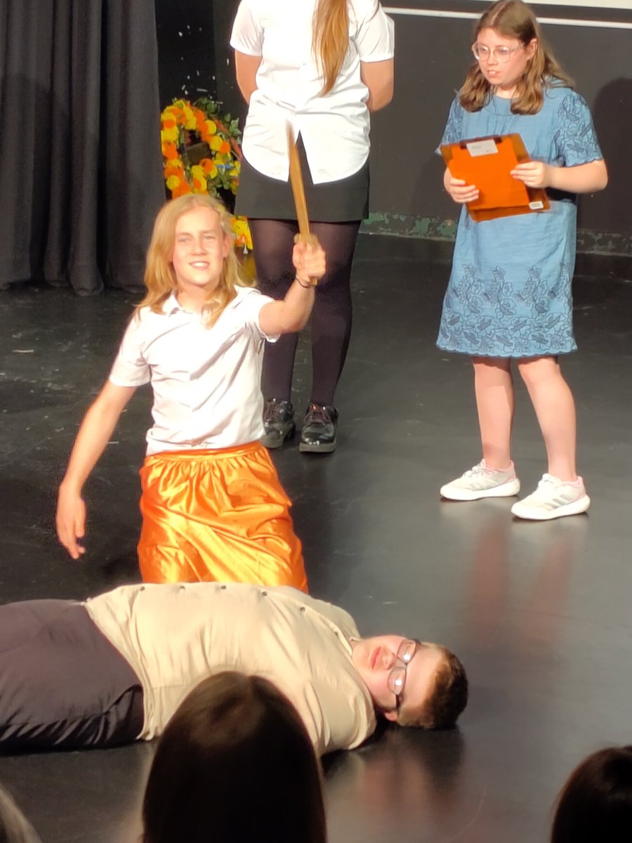 ChrisRyallTGS's tweet photo. @tgschool This was amazing - the whole range of LAMDA, performance, songs and original pieces - so inspiring and student led. Magic moments @tgschool loved the inclusion of Taylor Swift, the modern bard, Shakespeare inspired love story https://t.co/JahmbMXuZB