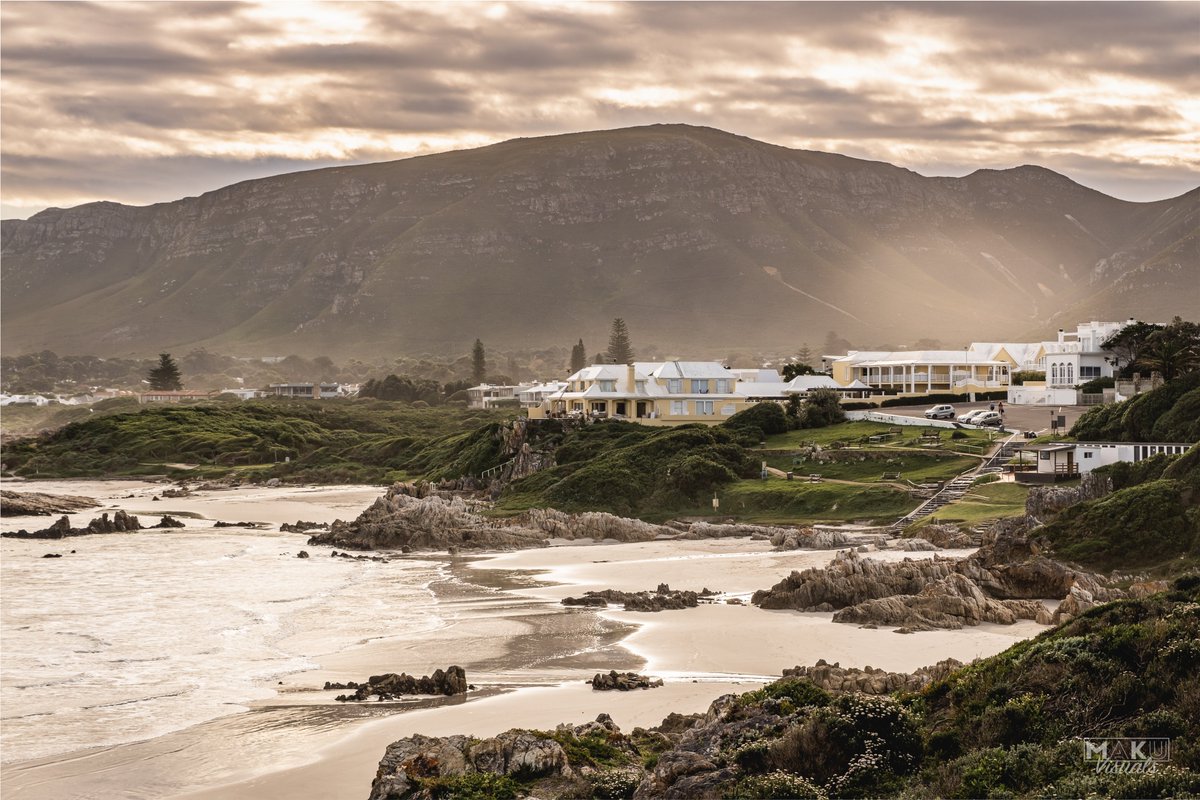 makuvisuals's tweet photo. SO, yesterday was a nice one around sunset… Spent the afternoon in #Voëlklip trying to get some nice content, from different vantage points I have never explored before, and did it deliver!
What do you think?
#MAKUvisuals #Hermanus #Overberg #Overstrand #CapeWhaleCoast https://t.co/UZZRTiTBdS