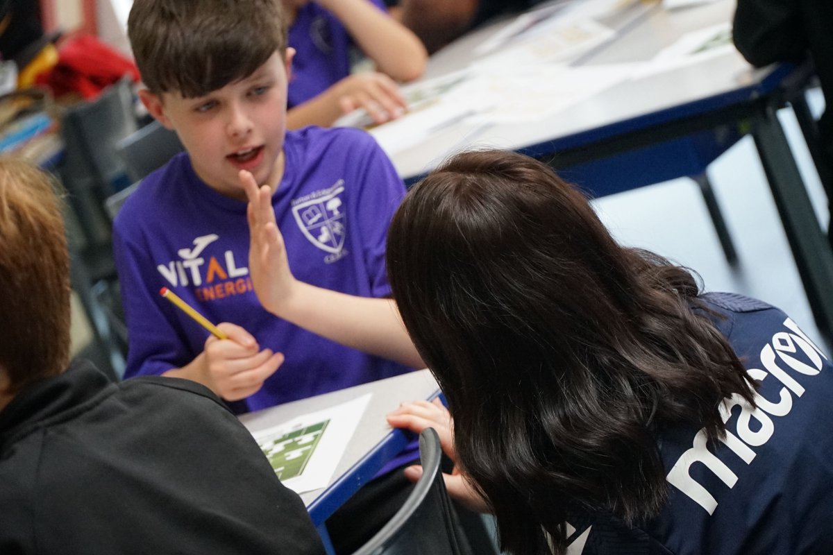 OfficialBWITC's tweet photo. Last week we hosted a #PLPrimaryStars Wellbeing Day at @edgworthprimary 🙌

Organised in partnership with @VitalEnergi, members of our team lead Y4, Y5 &amp; Y6 pupils through wellbeing workshops tackling nutrition, mental and physical health 💪

#BWitC | #PLPS | #BWFC https://t.co/CQS6FtLHsp