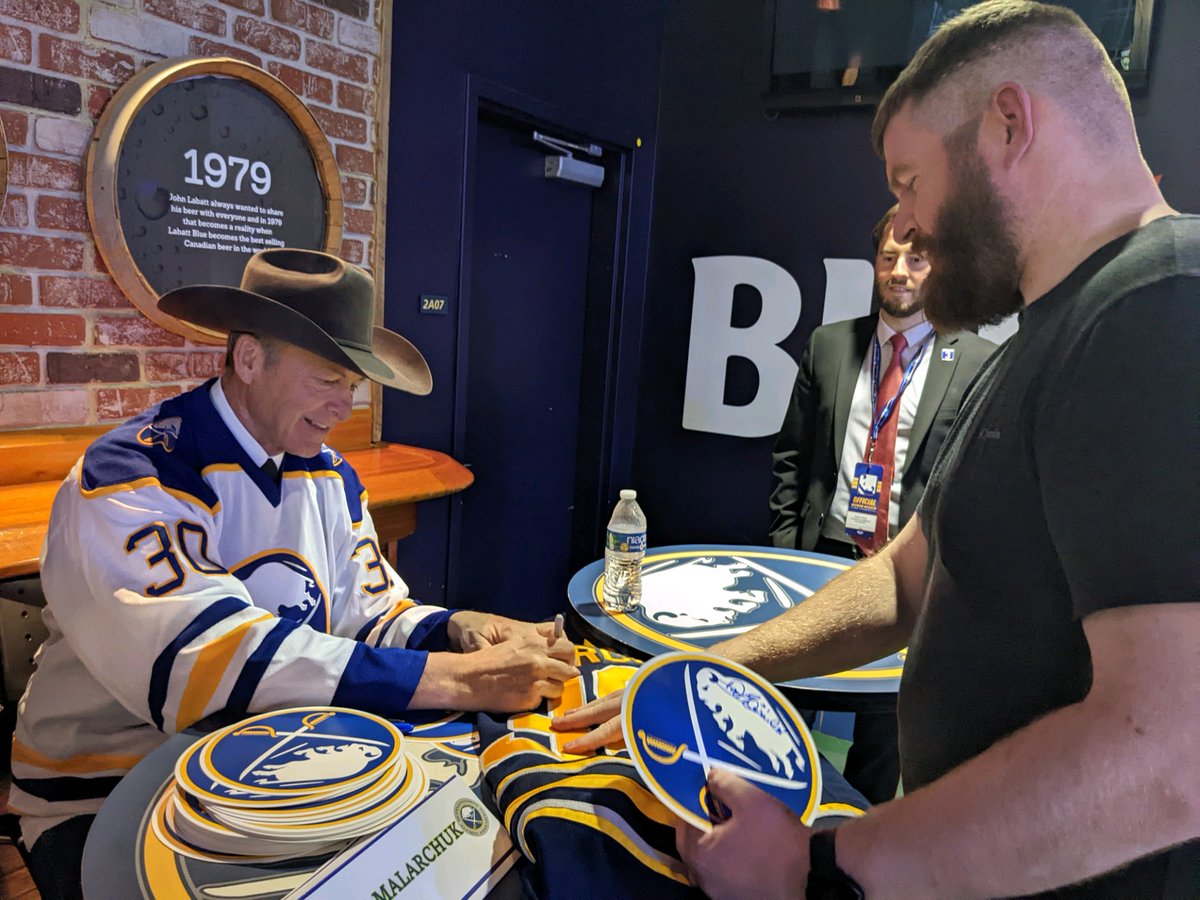 Mike Mueller tweet media