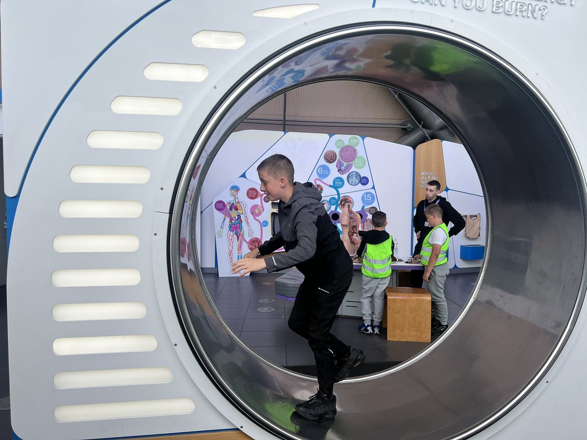 MarkKingRCF's tweet image. 🗓️DAY 6🗓️
KSS PARTNERS SUMMER PROGRAM 

Glasgow Science Centre 🔭🧬🥼
Hot &amp;amp; Cold Breakfast and Lunch 🍔🌭🥞🍌

@KnightswoodSec 
@RFC_Charity 
@Mollie_FARE 
@FARE_Scotland 
@GlasgowNWPolice 
@jamie57539237 
@KSS_Partners