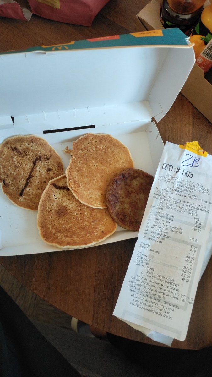 esegiio's tweet photo. @McDonaldsMexico @McDonalds 

Es la tercera vez que pido x Didi en la sucursal ojo de agua y los hotcakes cada vez son peores y lo peor es que no mandan condimentos.

Es una lástima que su marca se dale tanto por sucursales que no les importa el cliente 

Un asco totalmente https://t.co/Dd0KU1ZFFZ