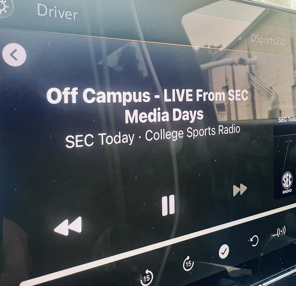 DSports24's tweet photo. #OffCampus #MeatheadRadio with The Coach, @CoachNeuheisel is undefeated!  @SXMCollege with Hess &amp; CD!! #XM84 #SECMediaDays https://t.co/D7SEdTmLoQ
