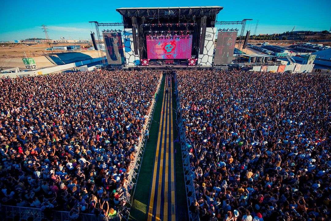 AvrilLavigne's tweet photo. Mad Cool Festival was mad cool 😎 ha! Thank you Madrid for all the love! ❤️ https://t.co/hZKeqYcyYb