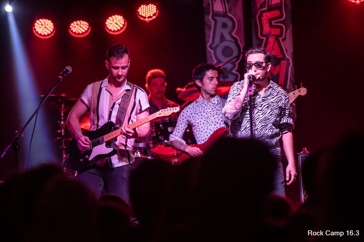 RockCampES's tweet photo. Anoche tuvimos el placer de poder disfrutar del concierto de @calibre91_oficial, que vinieron a darnos una buena dosis de Rock 'N' Roll nacional. Hoy tenemos ya la #MiddleJam, así que es el turno de nuestros acampados de #rockcamp163. ¡Qué ganas!
#rock #musica #concierto https://t.co/xdrrLnQIgS