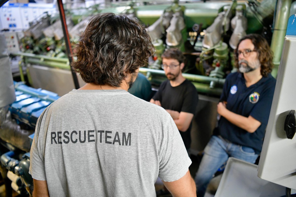 la_UPC's tweet photo. 🛳El vaixell #OpenArms reduirà el consum de combustible amb un nou sistema basat en #MachineLearning creat per l’@FNB_UPC.

L'estalvi servirà per fer més tasques de salvament.

El projecte neix de la col·laboració del #FractusUPCHub amb @openarms_fund.
https://t.co/Jp695ImeUK