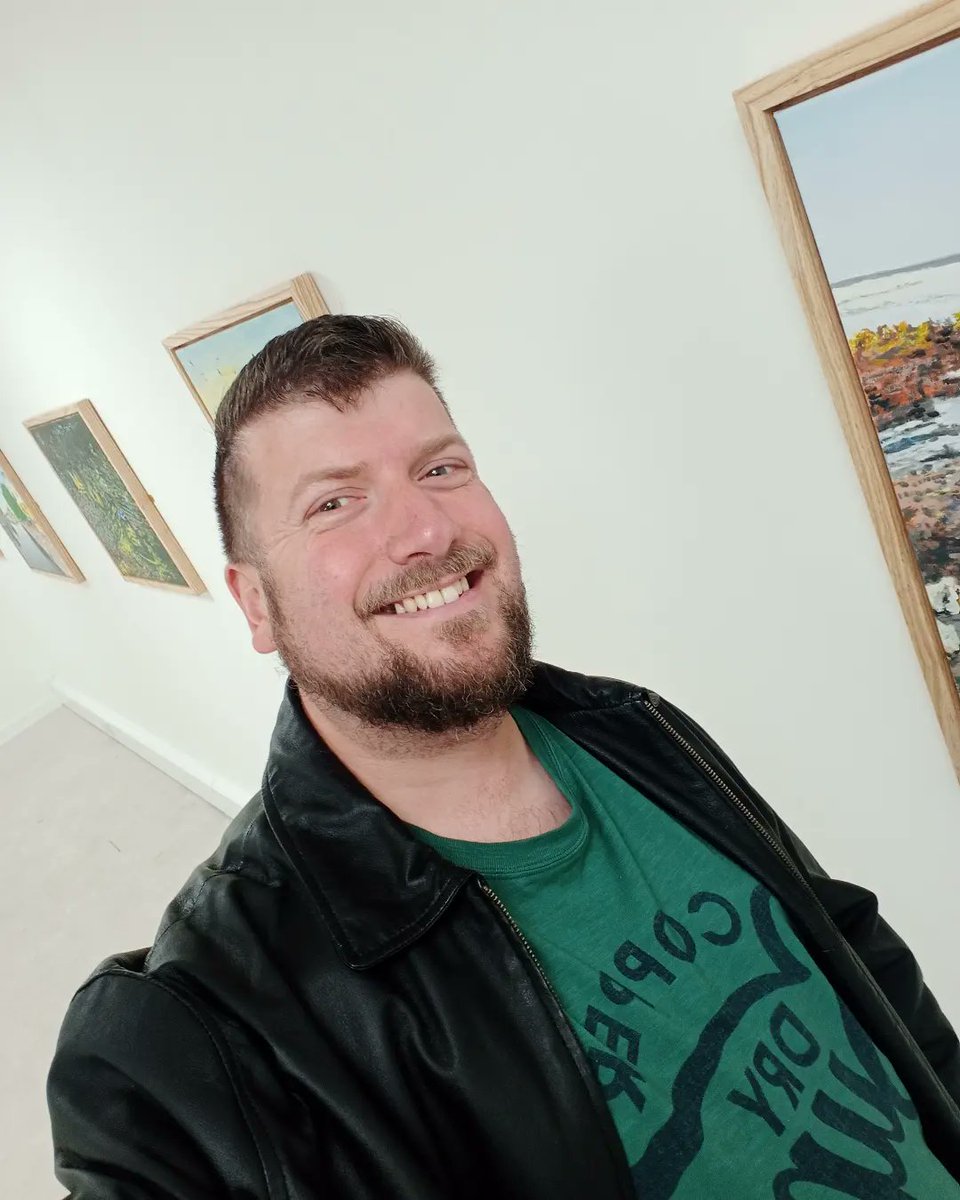 ManInPaintUK's tweet image. ALWAYS LOVE SUPPORTING other #artists, especially ones from literally the town next to the my hometown. If you&apos;re in #Peterlee go and check out the #artwork of #RonLapworth in connection with @NoMoreNowt. Beautiful #traditionalpaintings 🤩🎨👨🏻‍🎨🖌️🖼️ #ArtistsSupportingArtists