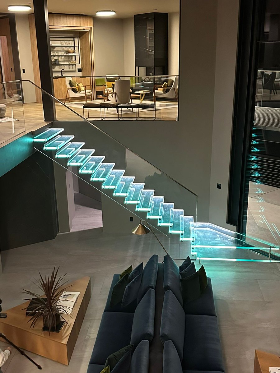 In California, we were allowed to build a staircase in a beautiful, secluded villa. By Siller stairs stairs-siller.co.uk/indoor-stairs/