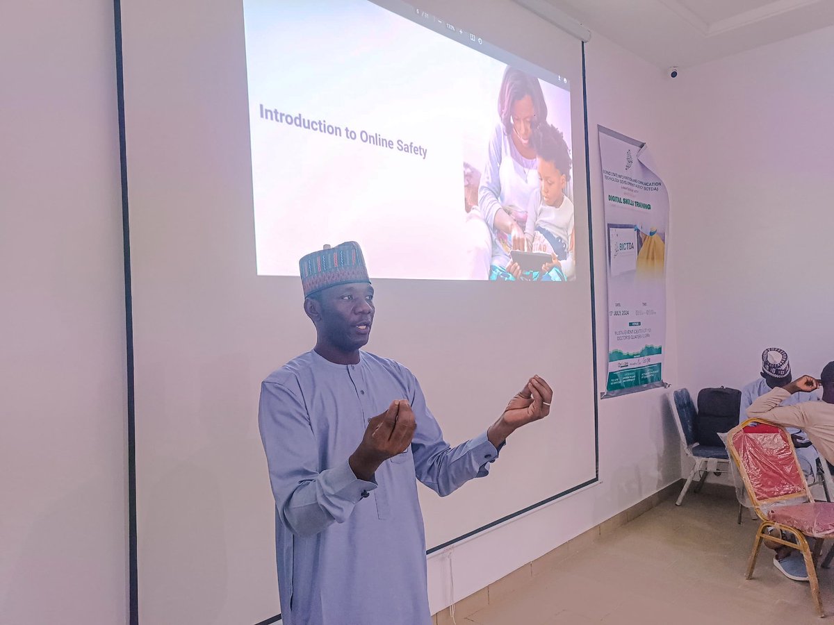 BMB1_Official's tweet photo. Day2: The Digital Skills Training, on Internship & Apprenticeship programme, organized by Borno State Information and Communication Technology Development Agency (BICTDA) in partnership with Google, and Mind the Gap.
#Bictda #Borno #Mindthe_Gap #Google https://t.co/ltmsspwBtp
