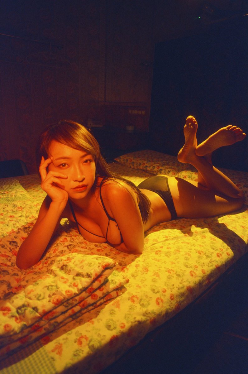 Answer the call of your wildest dreams.

Model suet_e (ig)

Fujifilm GL690 
100mm f3.5 
Lomography Color 800

Olympus OM1n 
Zuiko 21mm f3.5 
Fujifilm Superia X-TRA 400