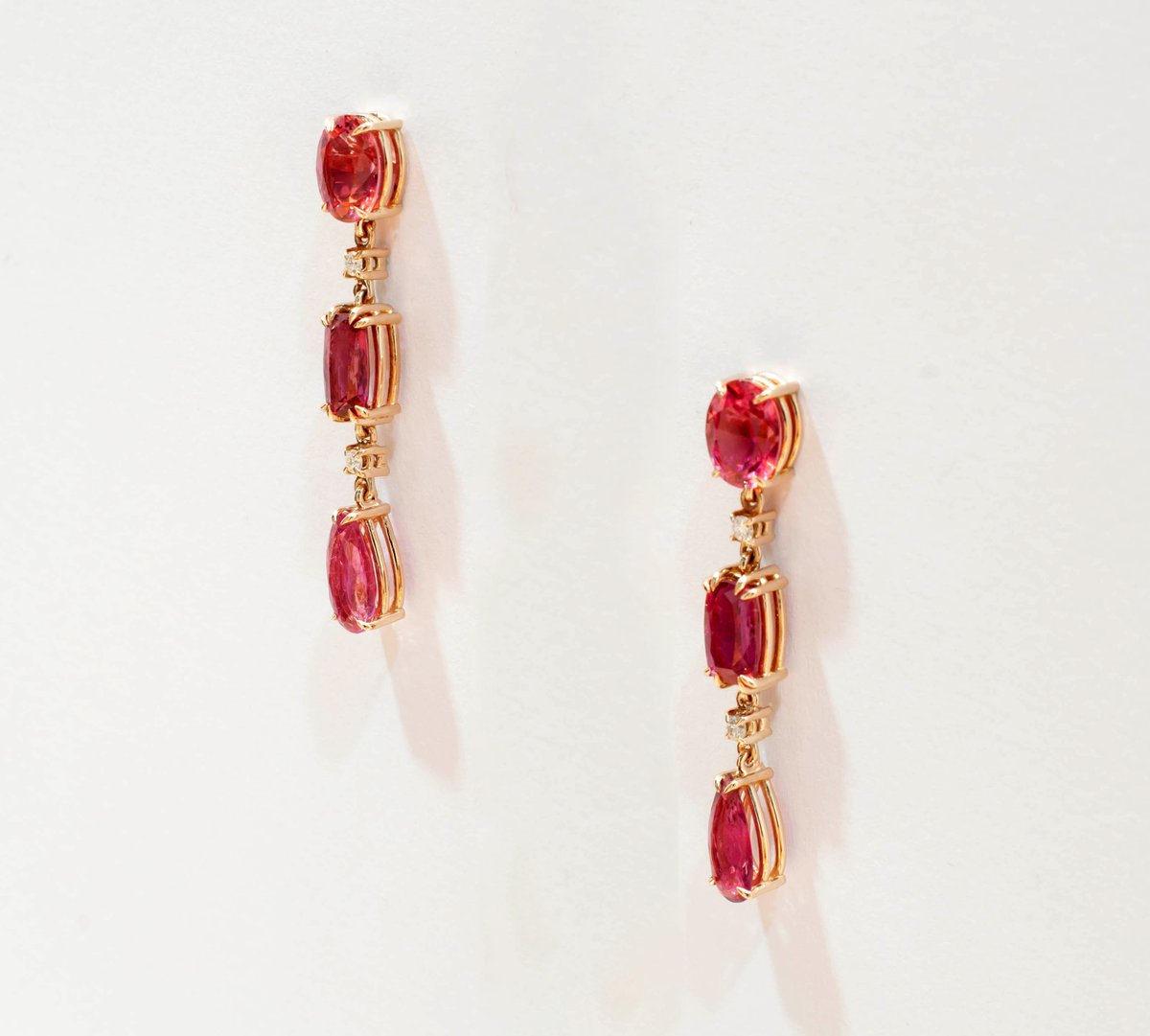 jordanjoyeros's tweet photo. Noches de pasión.
#JordanJoyeros #diseñadores #joyería #fabricantes #gemólogos #pendientes #earrings #ororosa #pinkgold #turmalina #diamantes #diamonds #turmalinaroja #diseñamosparati #wedesignforyou
https://t.co/xoyTZvEGUP https://t.co/QmfDHCDiIV
