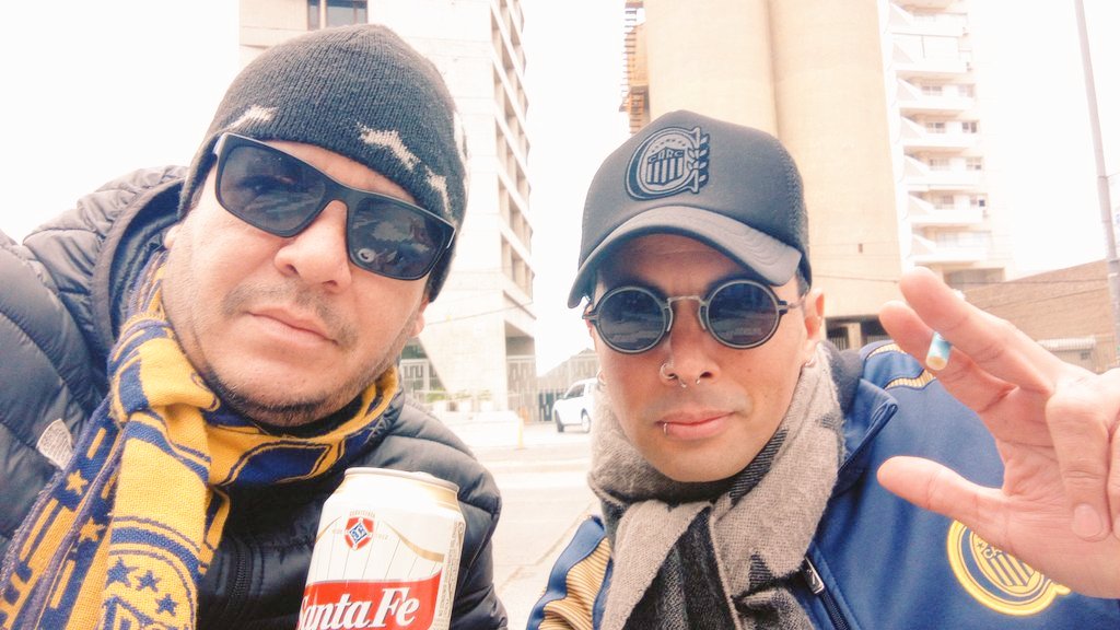 PicoteTrivisono's tweet photo. #HoyJuegaCentral
#CentralCopa
Lo más lindo de ir a la cancha es compartir una buena previa con amigos https://t.co/Vr9EyYeiBk