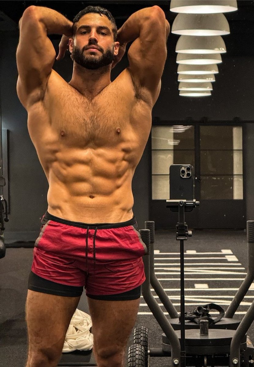 Lipo37829952's tweet photo. Kamalzatar Instagram. 
🙂😋🔥 #handsomemen #beardedmen #hairymen #inkmen #yummymen https://t.co/d1l18BR3a7