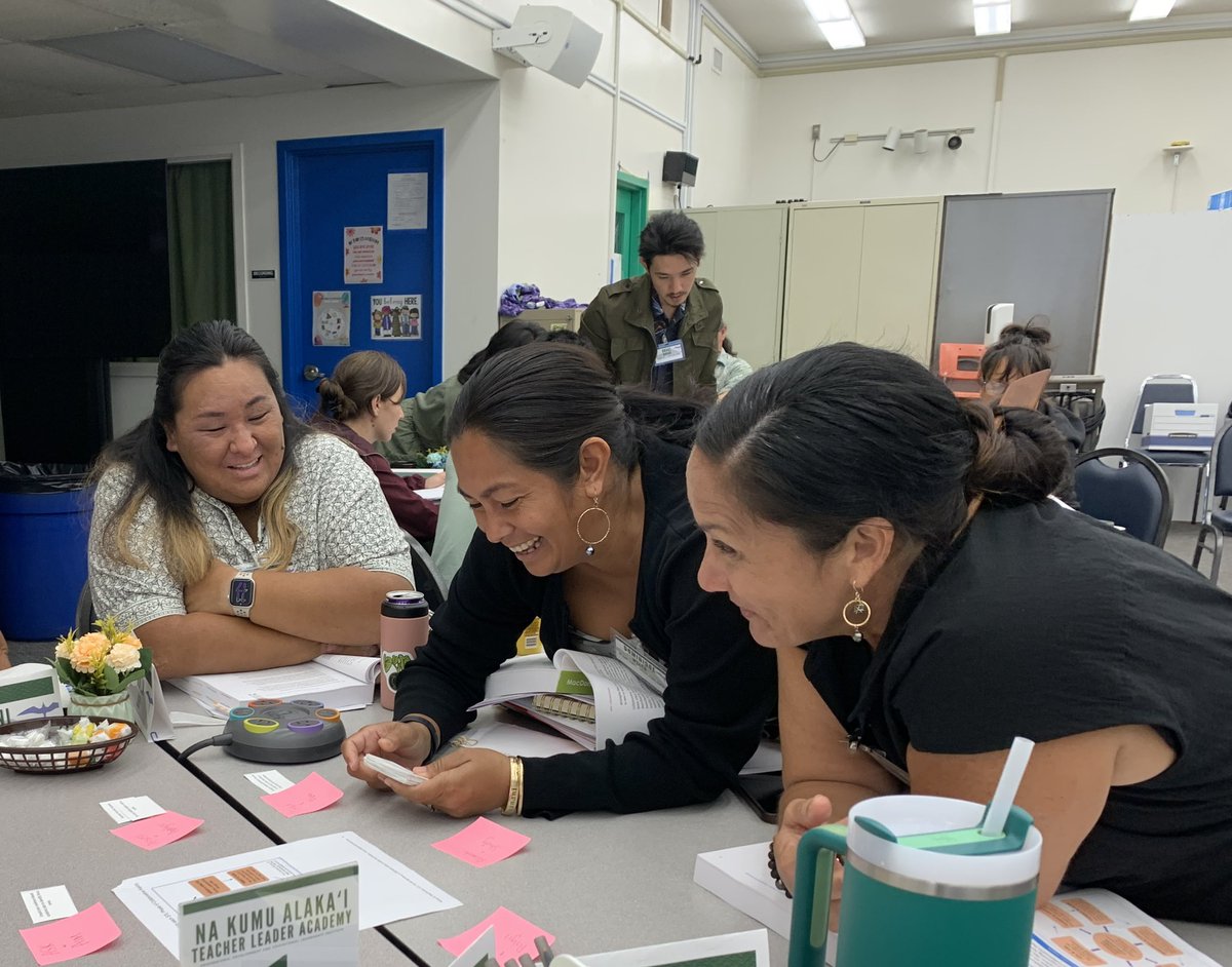elisaBmacdonald's tweet photo. Deep hands-on learning about the #skillfulteamleader phases of collaborative inquiry is fun w @salesnrmn and #teacherleaders at TLA institute

#intentionalmovesbook #pln #instructionalcoaching
#profdev #edchat #edutwitter https://t.co/D8TQKdGOU2