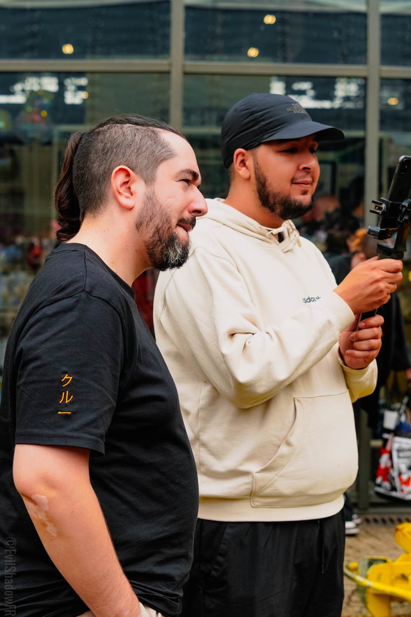 EQTeam__'s tweet photo. Quelques photos de ce week-end INCROYABLE de la @japanexpo 🥰

Vous pouvez les retrouver toutes sur notre discord : https://t.co/IoOD9kACT6 

📸 @EvilShadowFR https://t.co/K2cXNoVIIB