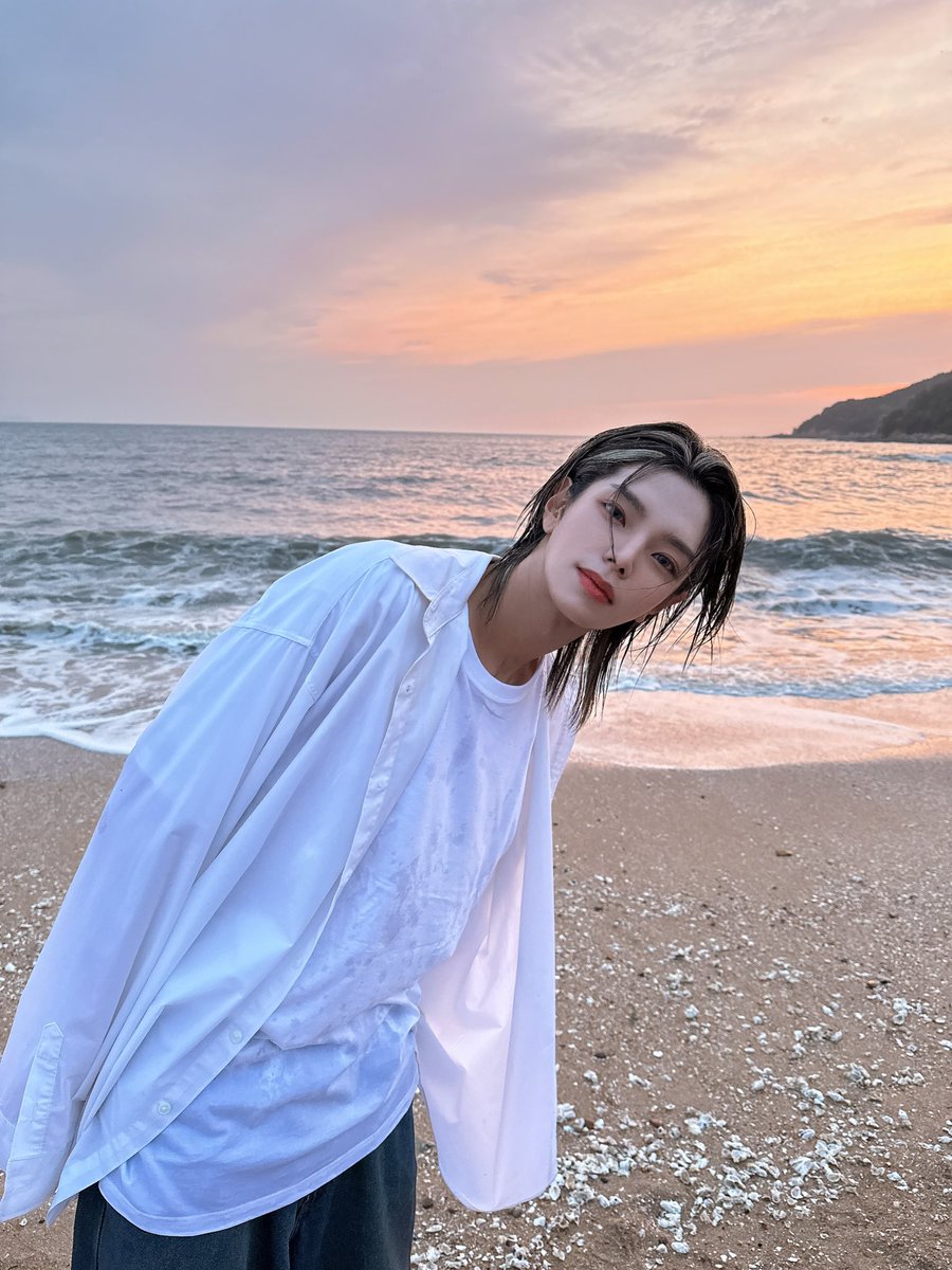 WAKER_official's tweet photo. 바초쉐 많관부 💛

#WAKER #웨이커 #ウェイカー
#이준 #IJUN #イジュン https://t.co/pZIcipuaE0