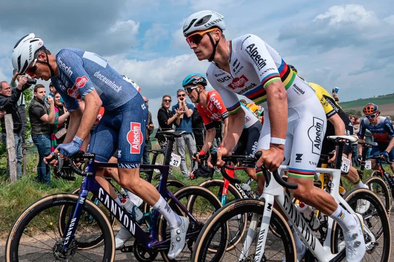 Ciclismo Internacional tweet media