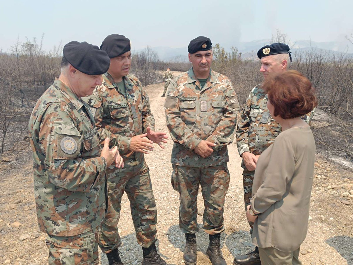 Признание за сите припадници на Армијата, кои се ангажирани во гасење на пожарите во реонот на Пепелиште, Неготинско, кое е едно од критично зафатените подрачја со пожари. <a href="/ARM_mil_mk/">Armija na Republika Severna Makedonija</a>