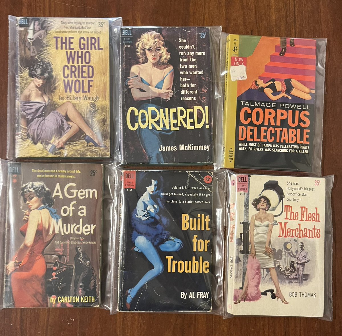 PaperbackPapa's tweet image. Recent additions to my Collection. Look at that art.