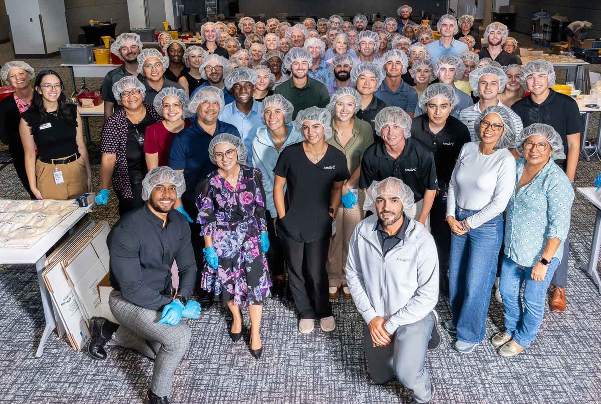 Arthrex's tweet photo. Thank you to the employees who participated in our #Arthrex Employee Volunteer Day event! In partnership with @mealsofhope, we came together to pack 36,000 meals for local families struggling with food insecurity.
#ArthrexProud #ArthrexInTheCommunity #MakingPeopleBetter https://t.co/7xZnQvnOPg