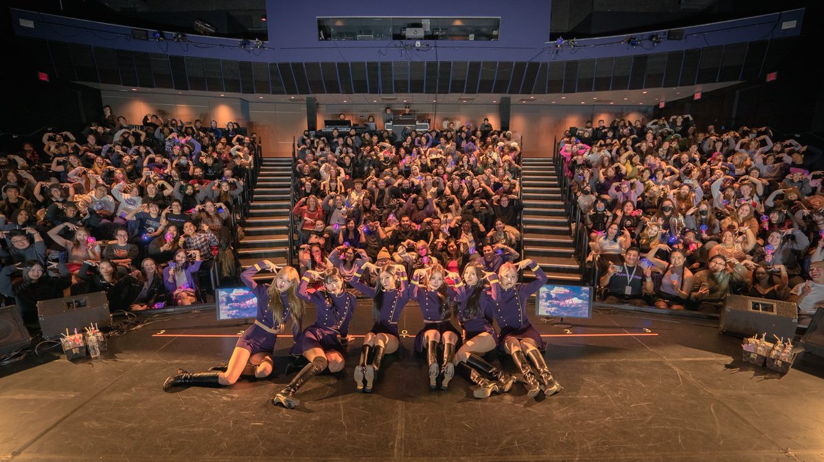 booists's tweet photo. i want to add on that this is how the venue looks! any seat is a good seat https://t.co/WhG5OgO1wM