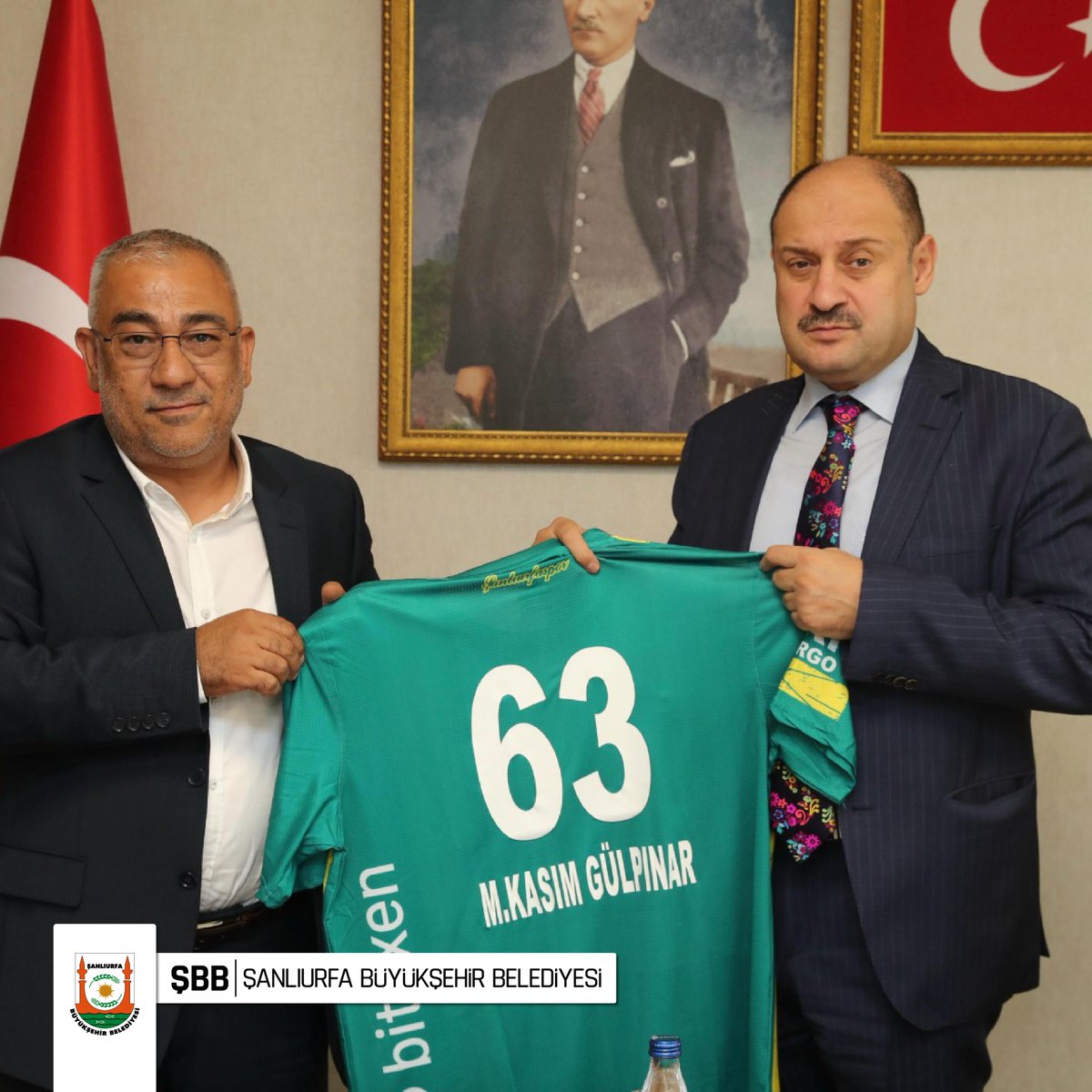 sanliurfabld's tweet photo. Şanlıurfa Büyükşehir Belediye Başkanı Mehmet Kasım Gülpınar, Şanlıurfaspor Kulübü Başkanı Giray Küçük ve yönetim kurulu üyeleriyle bir araya geldi. Nazik ziyaretleri için Şanlıurfaspor heyetine teşekkür ediyoruz.

2024-25 sezonu öncesi, gelecek planları ve stratejiler üzerine istişarelerde bulunuldu.