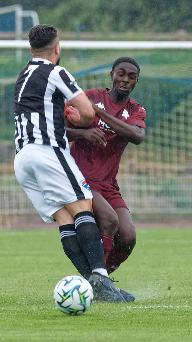 sociosfcmetz's tweet photo. 🤪 Le BÊTISIER de #FCMJE 📸

Le @FCMetz s'était imposé 4-0 face à l'équipe luxembourgeoise Jeunesse d'Esch pour son premier match amical.