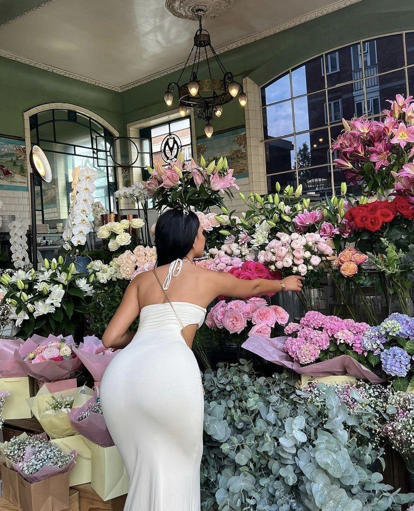 Diorgirlx's tweet photo. flowers https://t.co/AyJe7tsJNZ